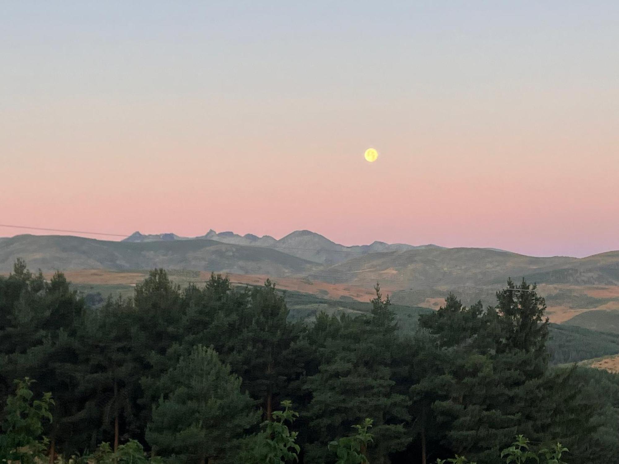 Cara Norte De Gredos โอยอส เดล เอสปีโน ภายนอก รูปภาพ